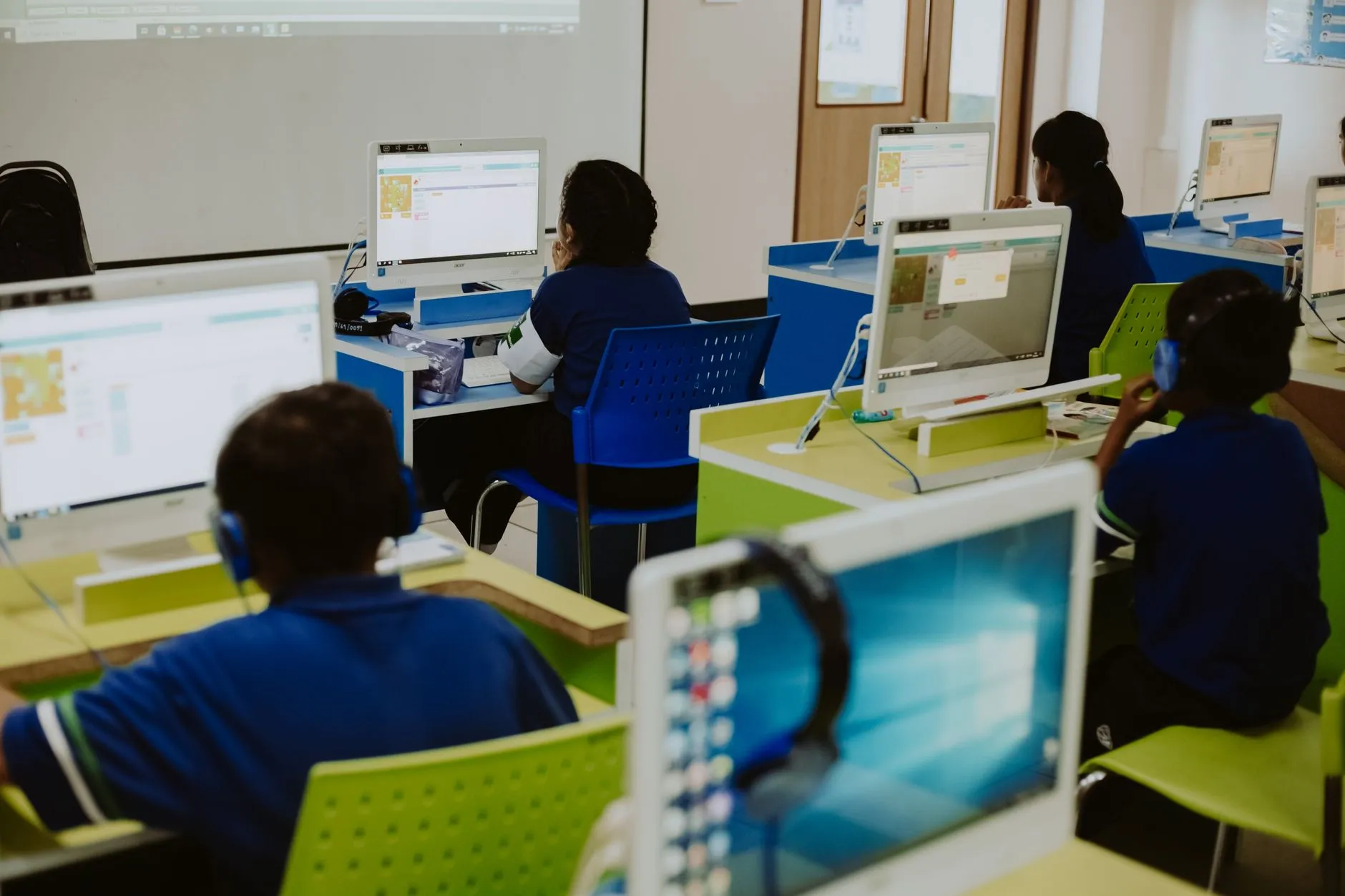 智能门锁在华中公寓场景中的指纹识别技术应用与安防方案解析