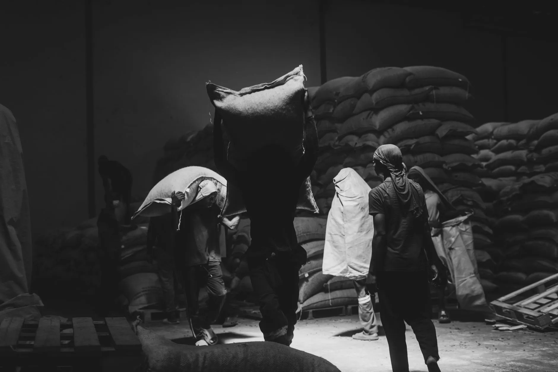 智能门锁与指纹锁技术解析：武汉文帝科技如何提升入户安防等级