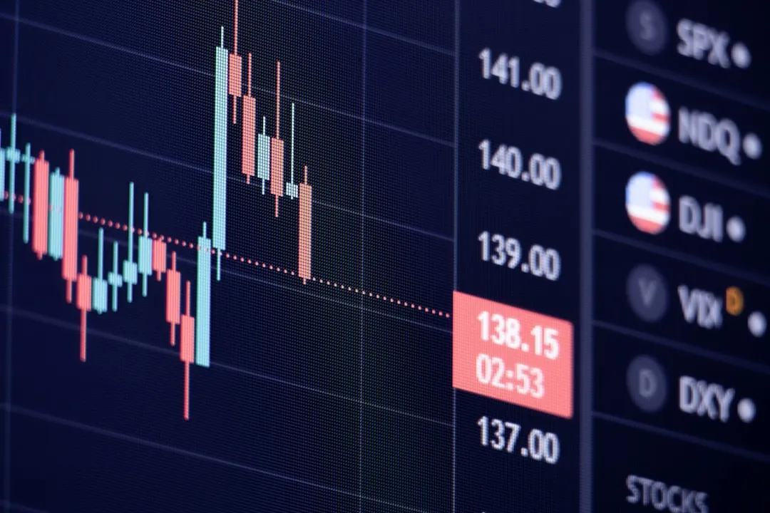 公寓场景下智能锁与门禁安防设备选型对比：指纹锁与密码锁的适用性评估